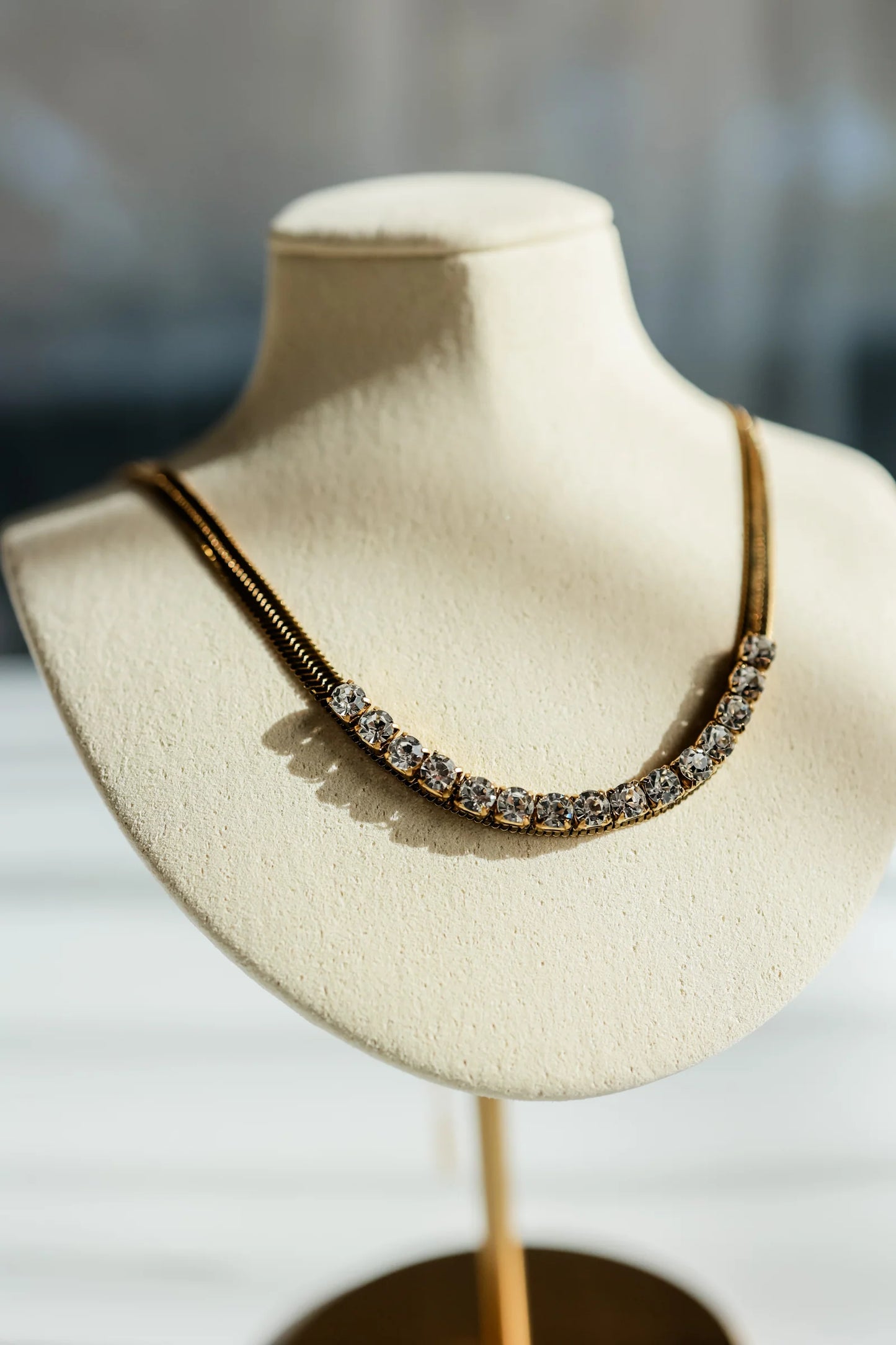 Radiant Arc Necklace - Waterproof